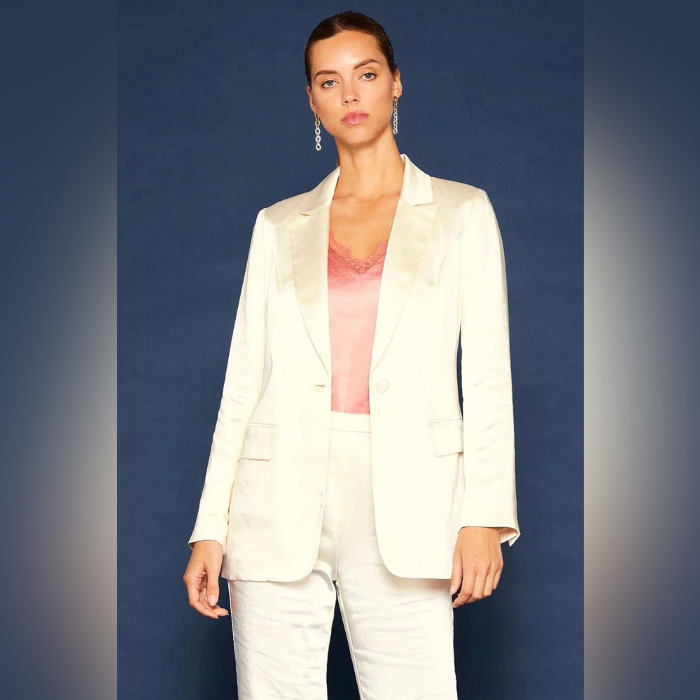 Women’s Off White Blazer